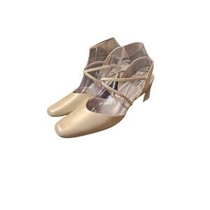 NEW Soft System life‎ stide pearl white heels size 8.5M